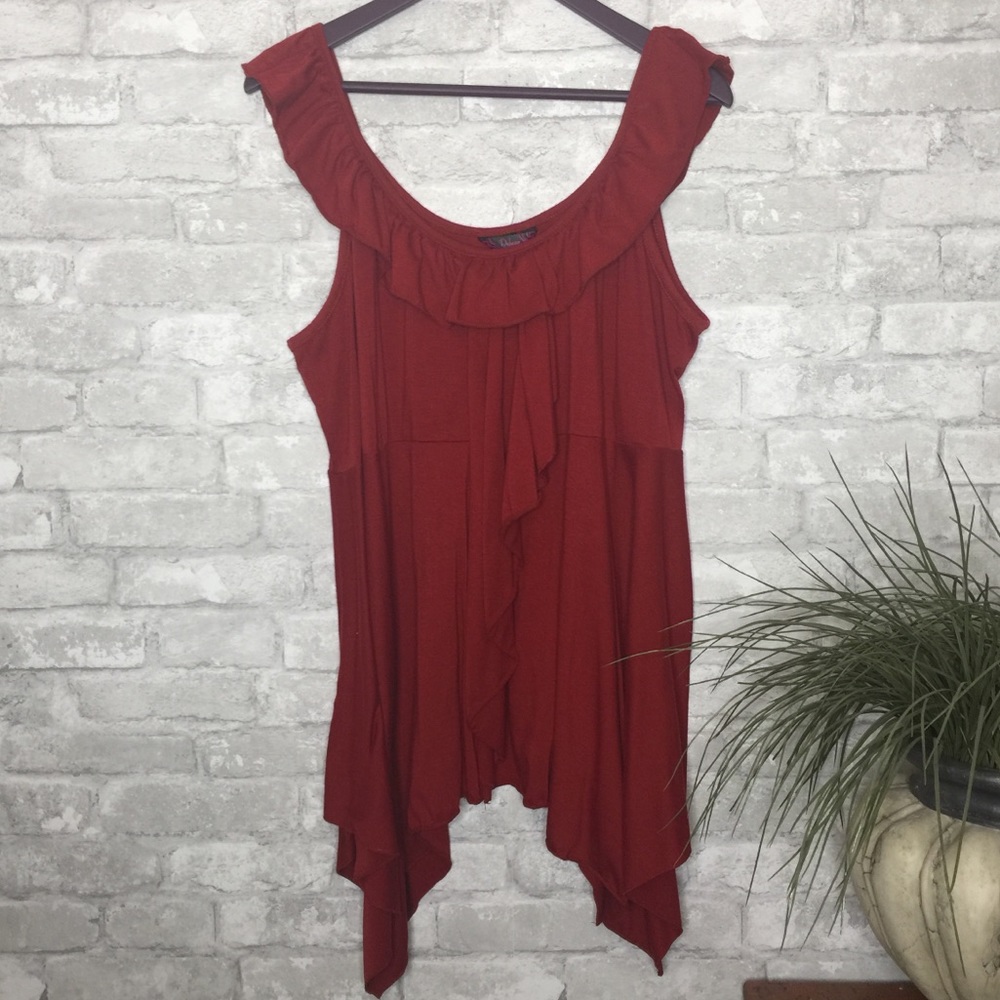 Deluxe L.A Blues maroon red shark bite ruffle top